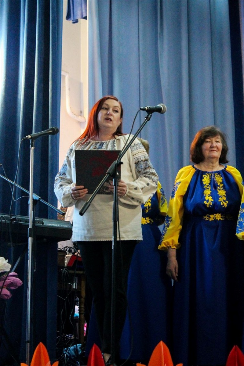 На концерті "Мелодія весни та жіночого серця" у Ковалині зібрали гроші для ЗСУ