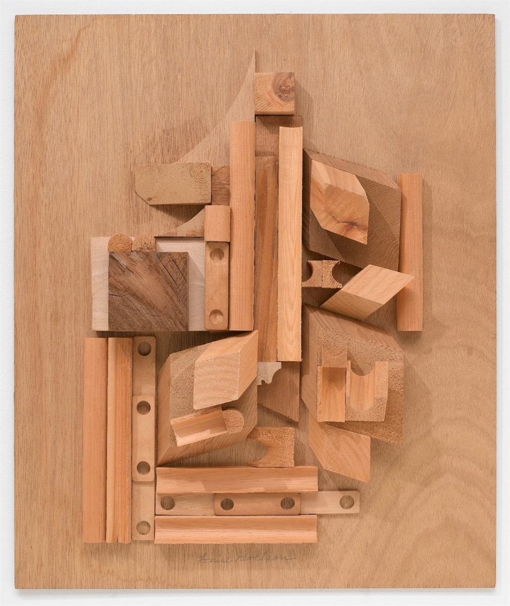 Луїза Невельсон, «Серія невідомого космосу XXXI» (Series of an Unknown Cosmos XXXI), 1979, дерев’яний колаж, 60,6 x 50,8 см