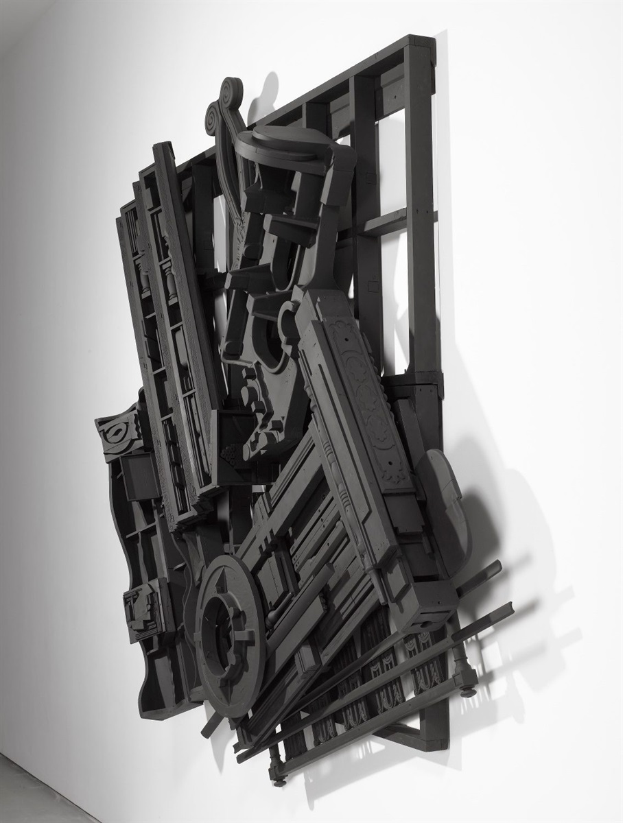 Луїза Невельсон, «Дзеркало-тінь VII» (Mirror-Shadow VII), 1985, дерево, пофарбоване в чорний колір, 297,2 x 353,1 x 53,3 см