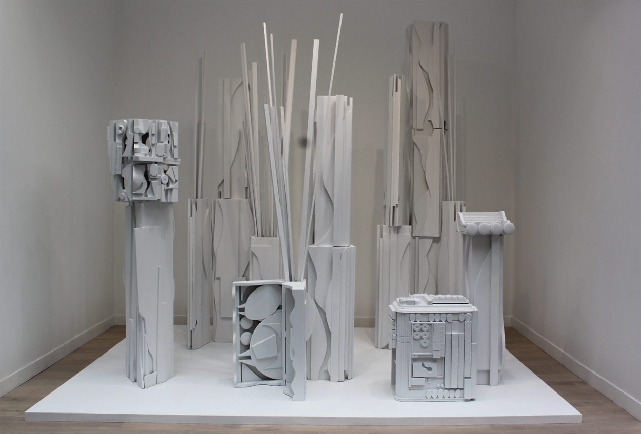 Луїза Невельсон, «Присутність світанку – Дерево» , 1975