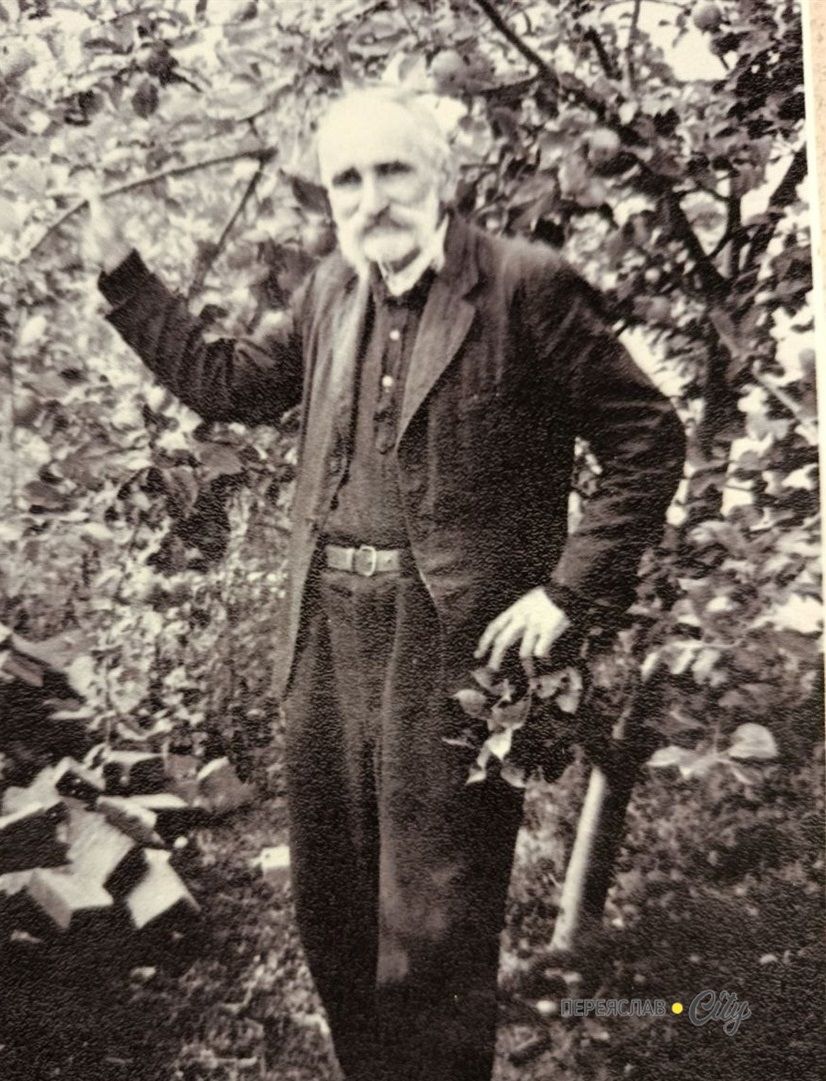 Тарапон Іван Петрович, рідний брат прабабусі Ганни 