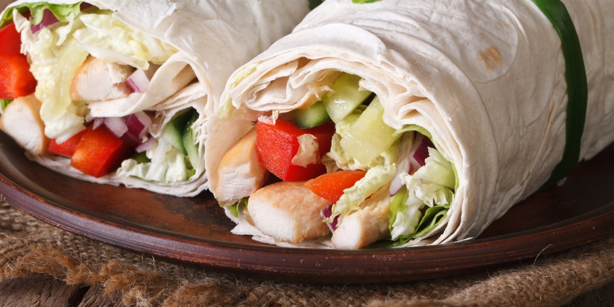 Лаваш з курецею та овочами