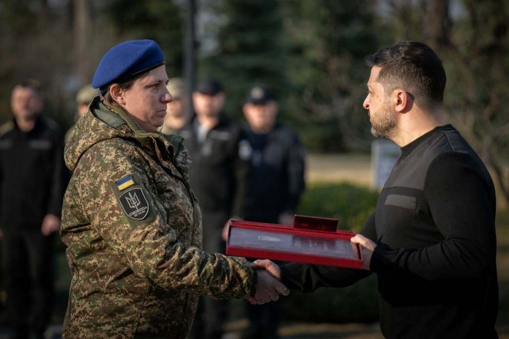 Звання Героя України вперше в історії Національної гвардії України присвоєно жінці Олександрі Давиденко