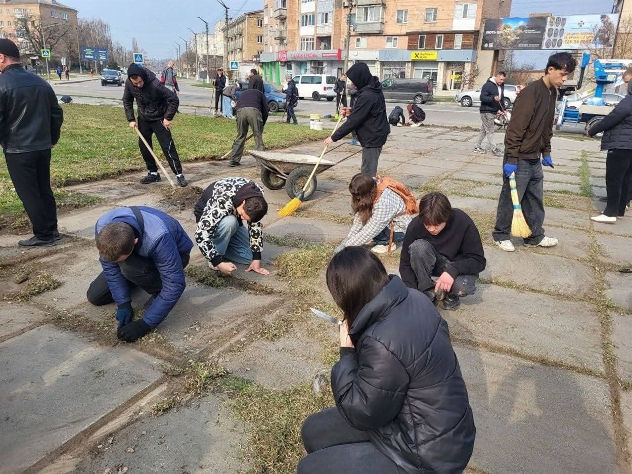 Це проєкт для всіх: як родини зниклих безвісти воїнів готують відкриття "Дерева надії" в Переяславі