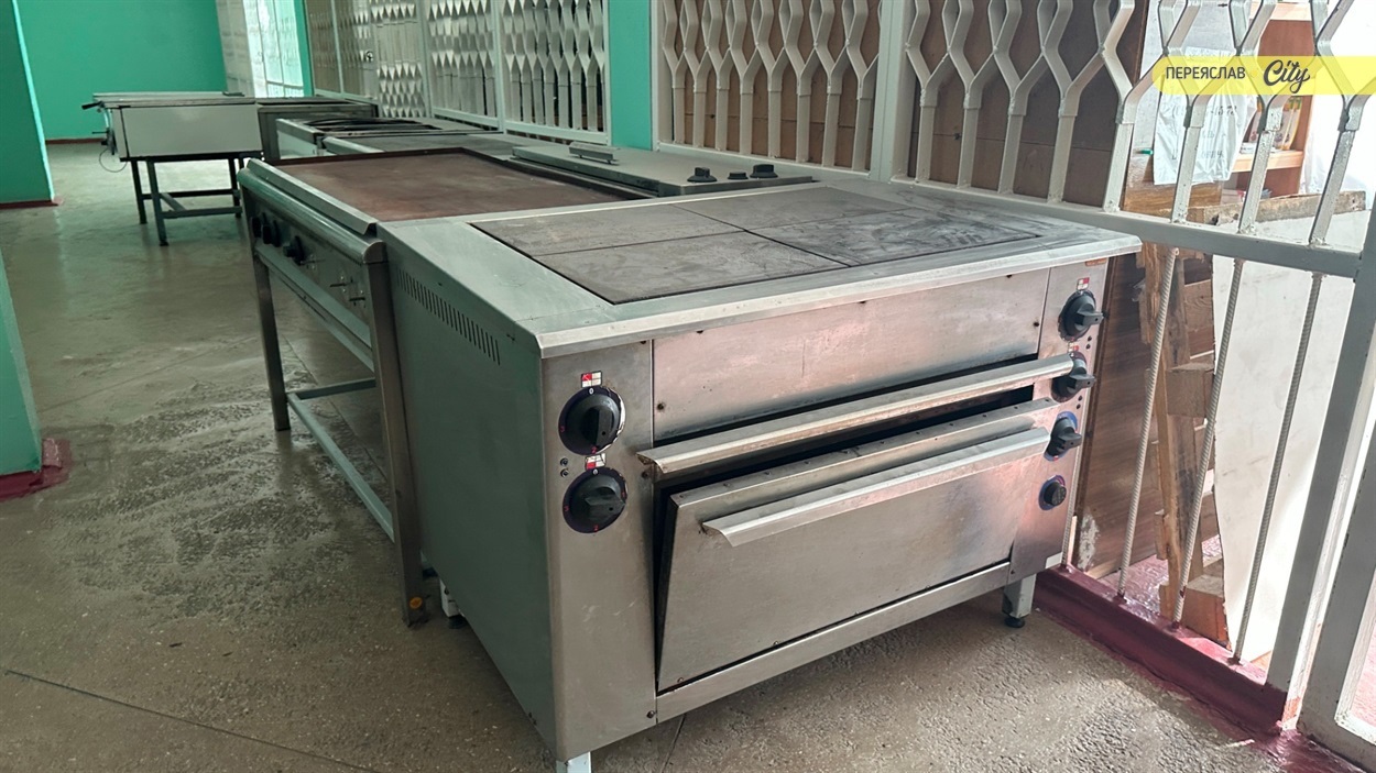 Старі плити зі шкільної кухні вже неробочі 