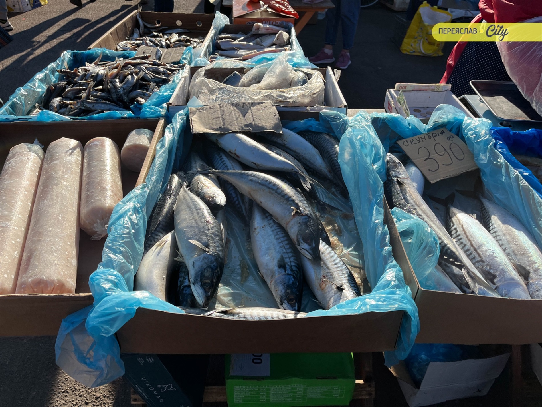 На базарі у Переяславі подорожчала курятина на 20 гривень, а свинячу підчеревину продавали по 380