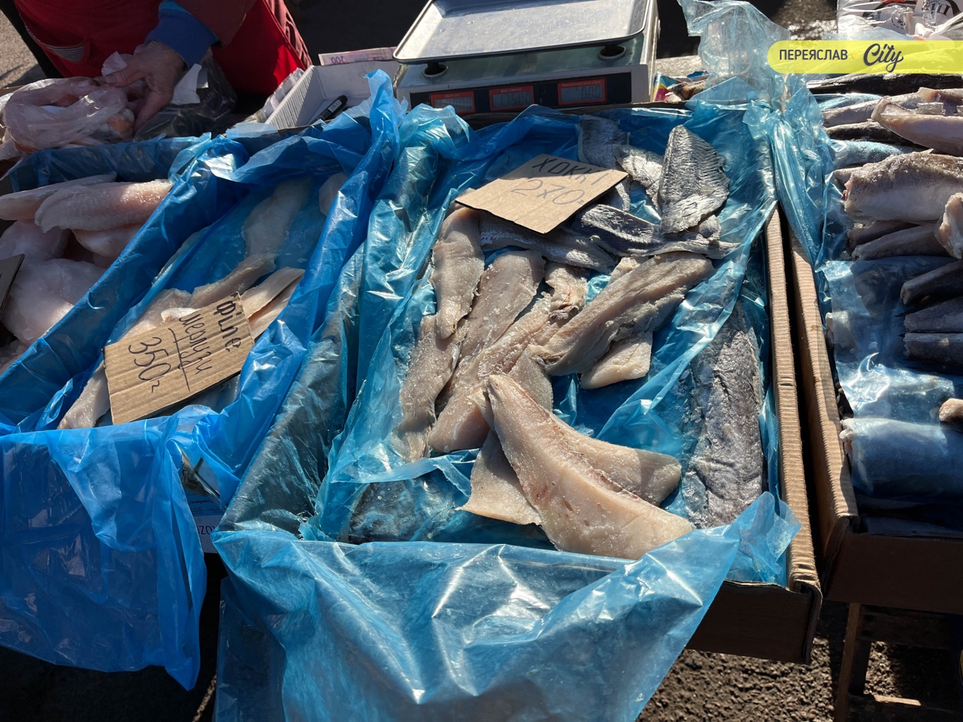 На базарі у Переяславі подорожчала курятина на 20 гривень, а свинячу підчеревину продавали по 380