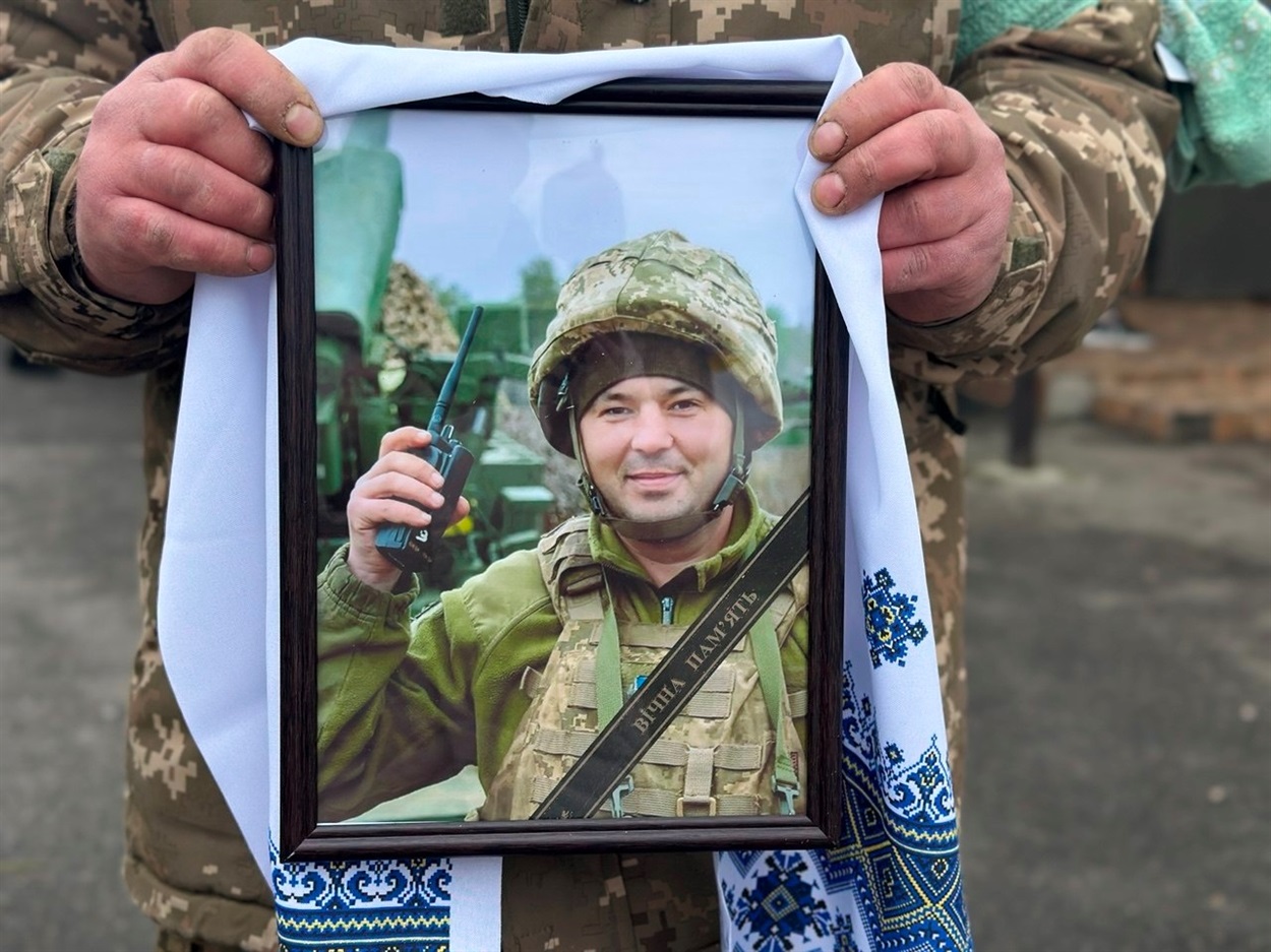 На Переяславщині попрощалися із Героєм Олександром Чумаком, він був єдиним сином у батьків