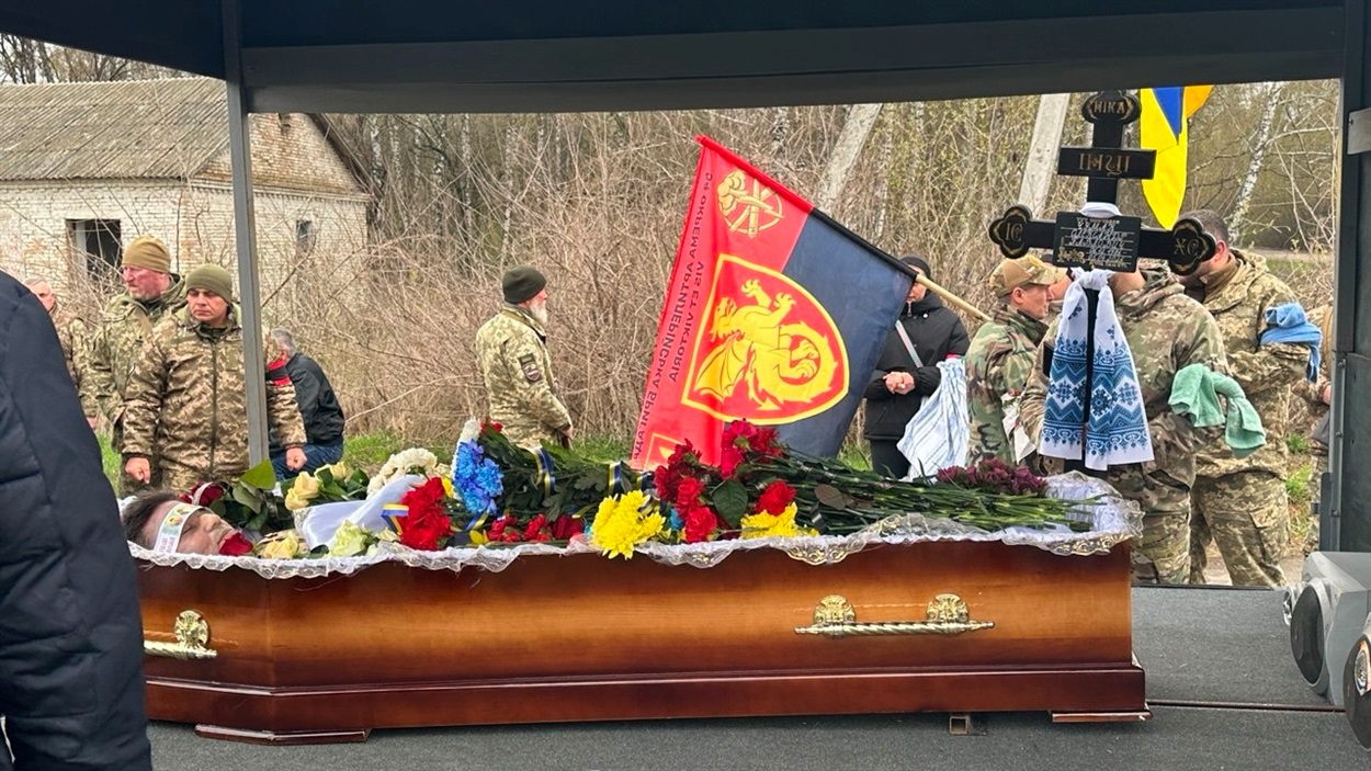 На Переяславщині попрощалися із Героєм Олександром Чумаком, він був єдиним сином у батьків