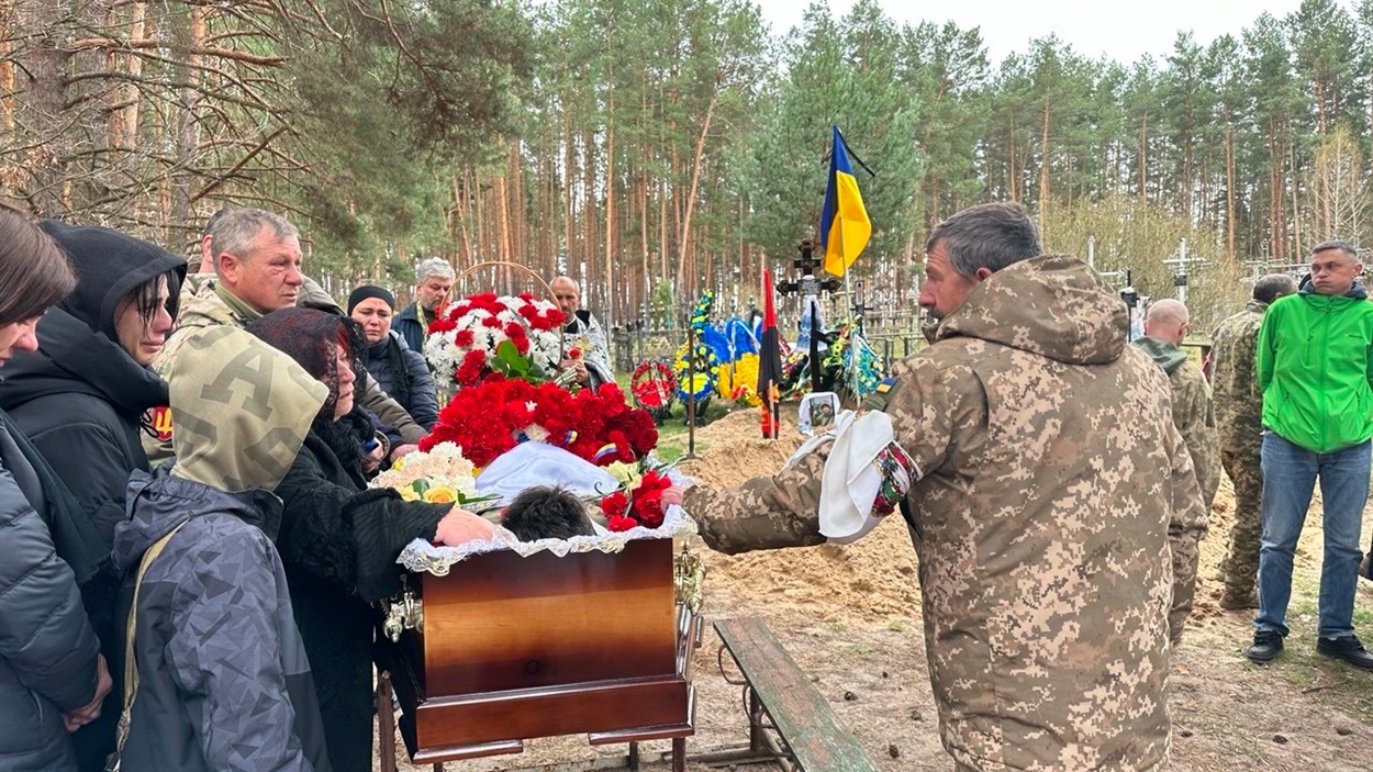 На Переяславщині попрощалися із Героєм Олександром Чумаком, він був єдиним сином у батьків