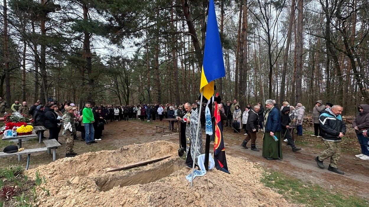 На Переяславщині попрощалися із Героєм Олександром Чумаком, він був єдиним сином у батьків