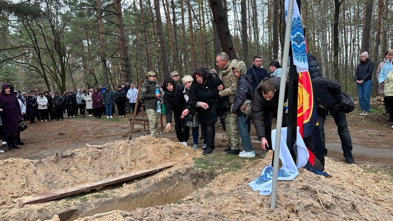 На Переяславщині попрощалися із Героєм Олександром Чумаком, він був єдиним сином у батьків