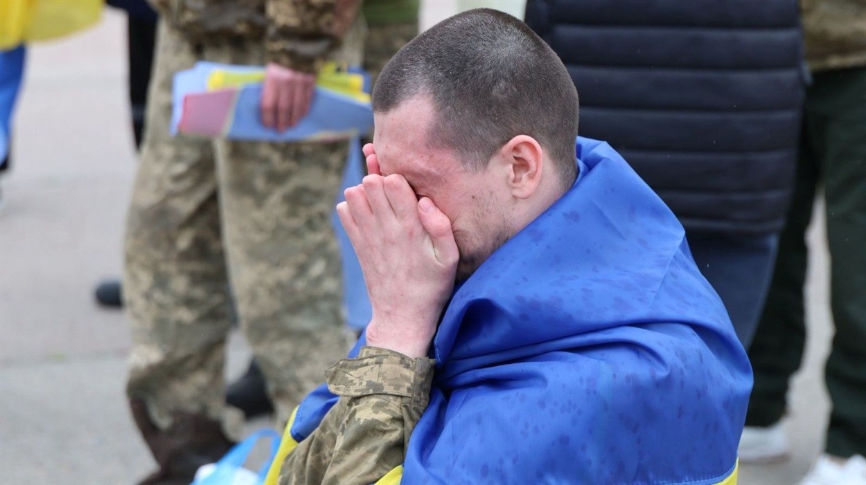 Напередодні Великодня з російського полону повернули 175 українських захисників та 7 цивільних