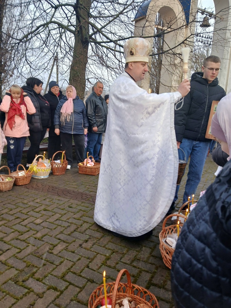Як освячували великодні кошики на Переяславщині ФОТО