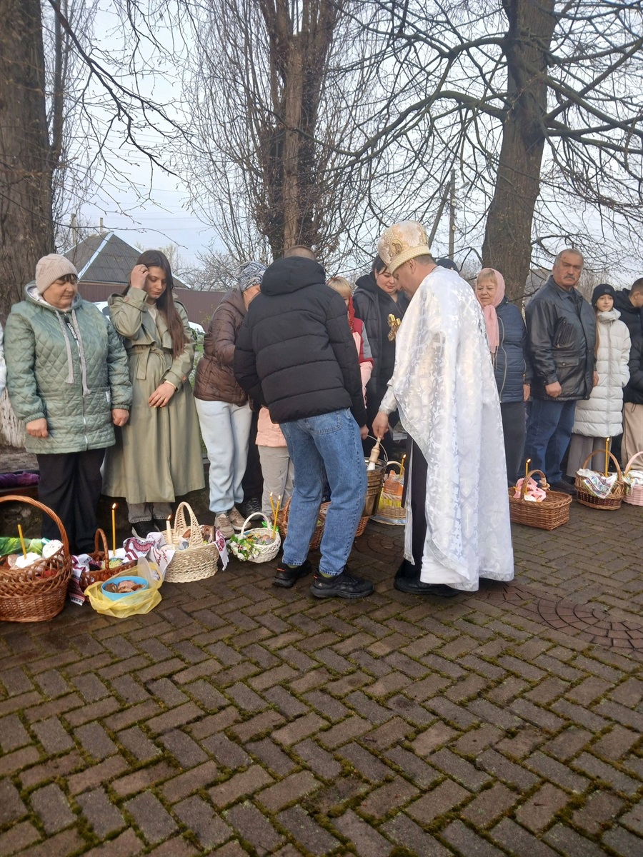 Як освячували великодні кошики на Переяславщині ФОТО