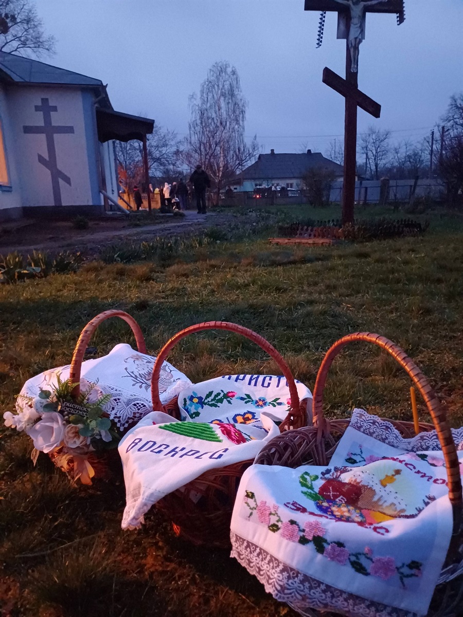 Як освячували великодні кошики на Переяславщині ФОТО