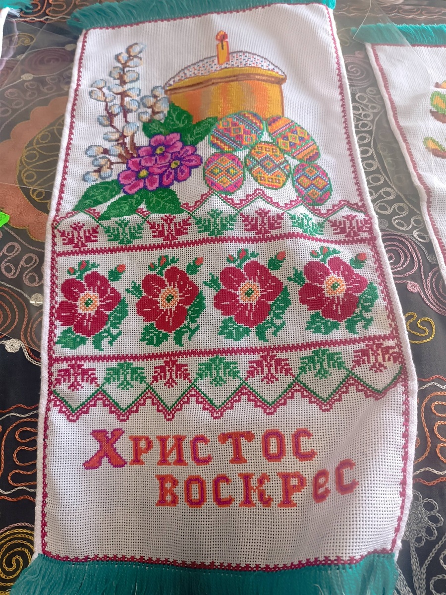 Вишиті рушники до Великодня жительки села Циблі