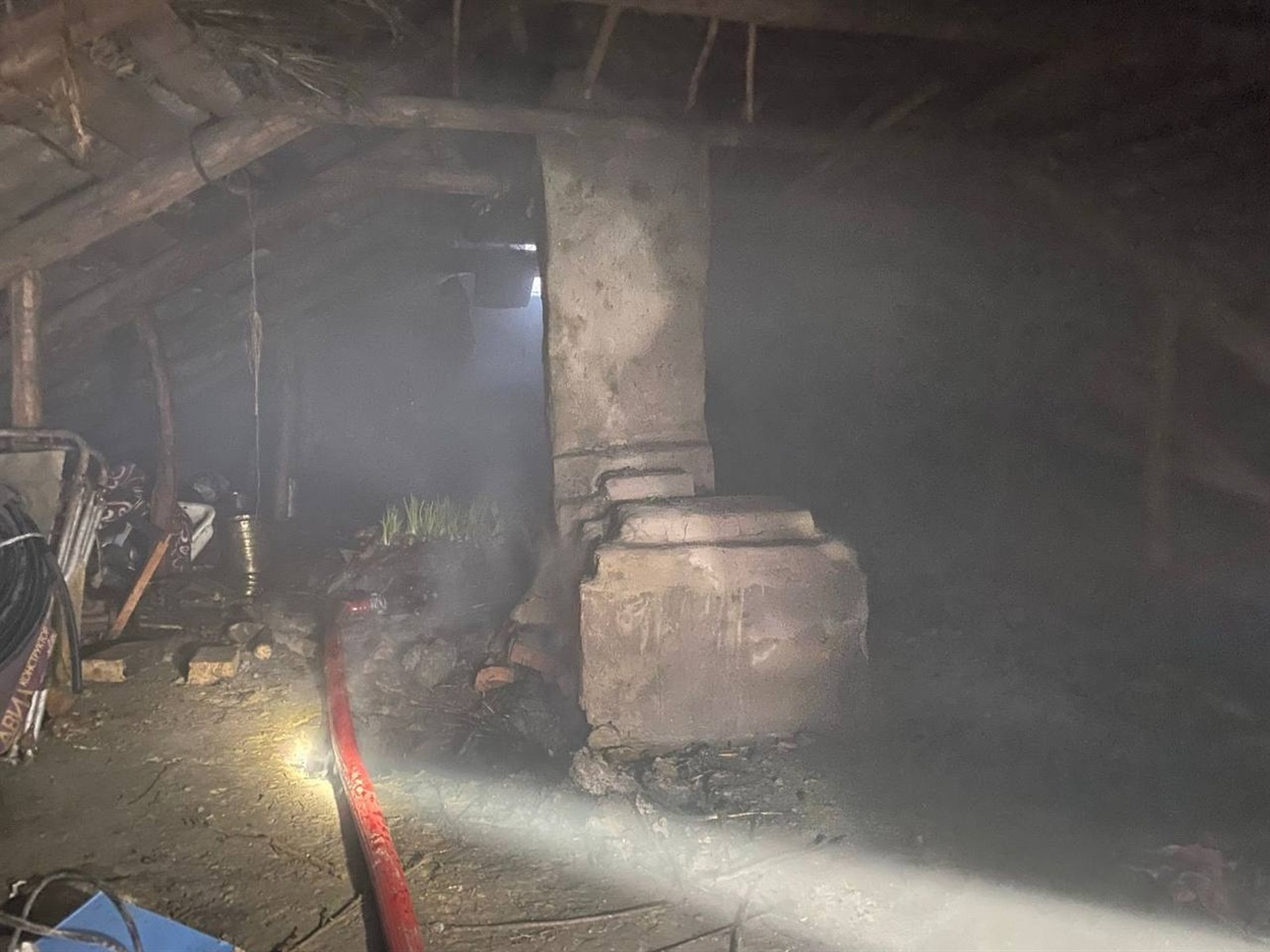 Через несправність пічного опалення на Переяславщині загорілося перекриття приватного будинку