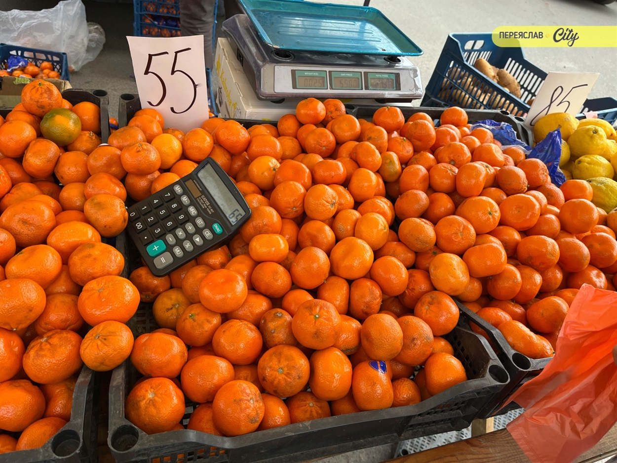 На базарі у Переяславі почали продавати розсаду огірків – по 25 гривень за рослину