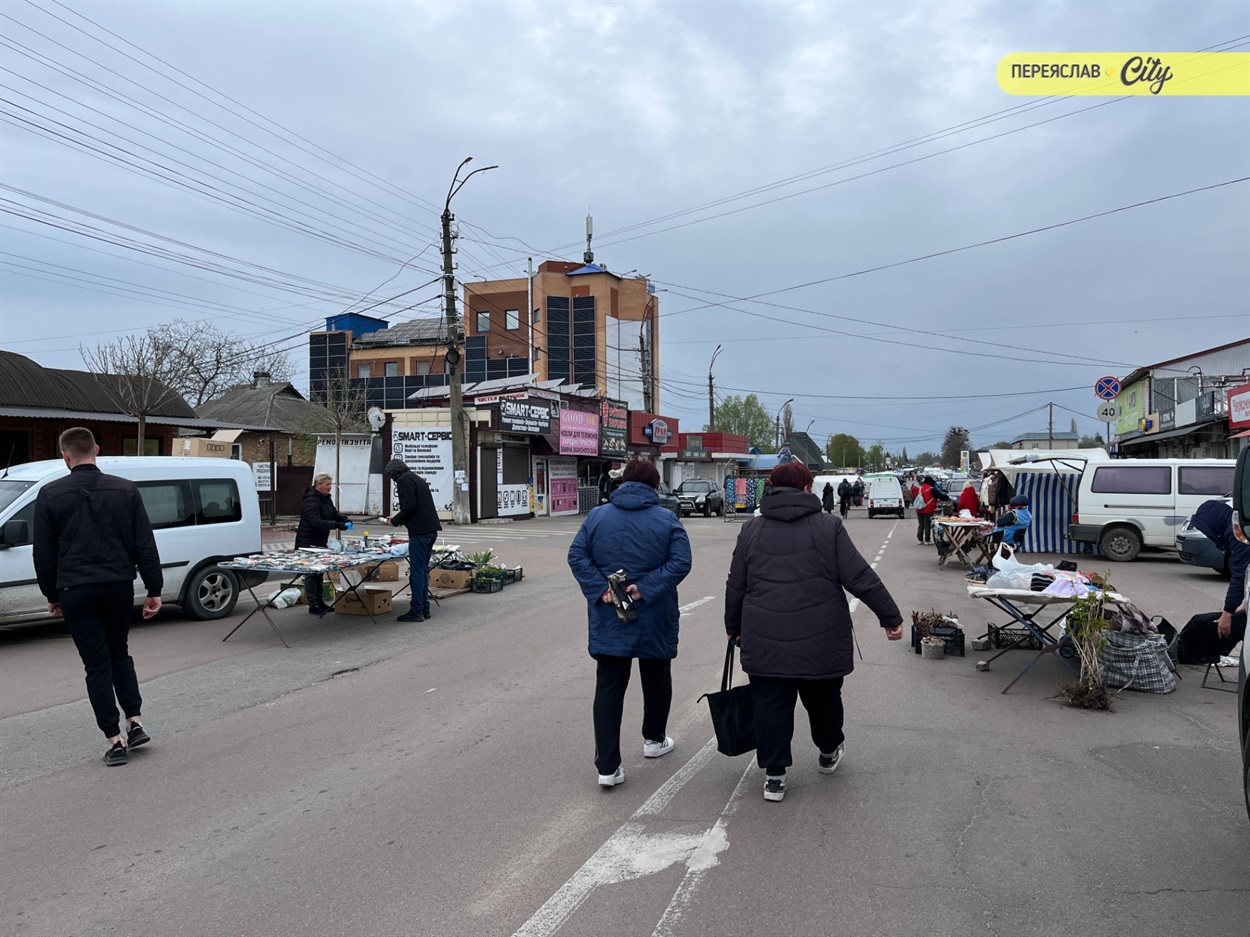 Промислові ряди по Шкільній помітно порожніють торговими ятками 