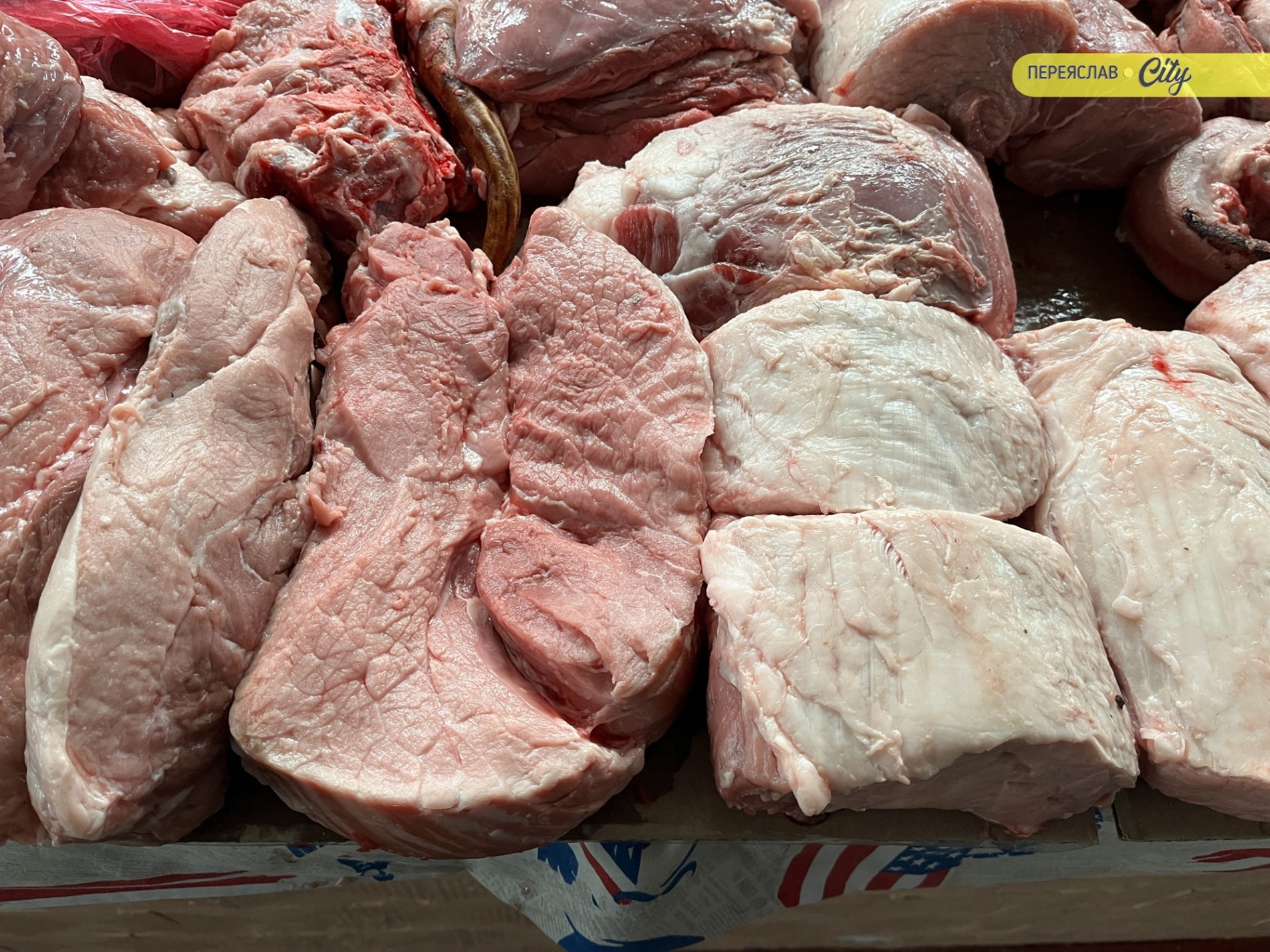 На базарі у Переяславі почали продавати розсаду огірків – по 25 гривень за рослину