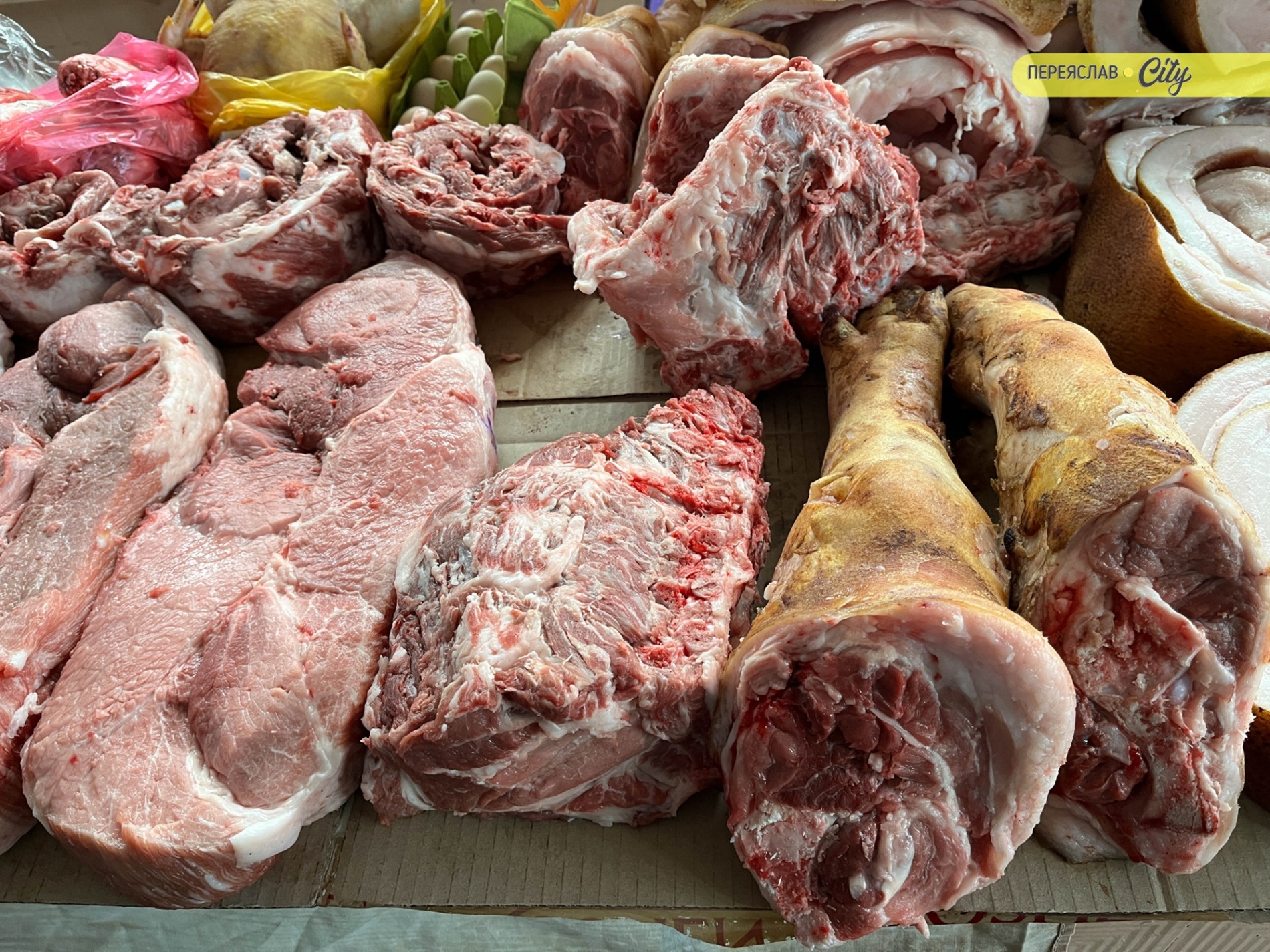 На базарі у Переяславі почали продавати розсаду огірків – по 25 гривень за рослину