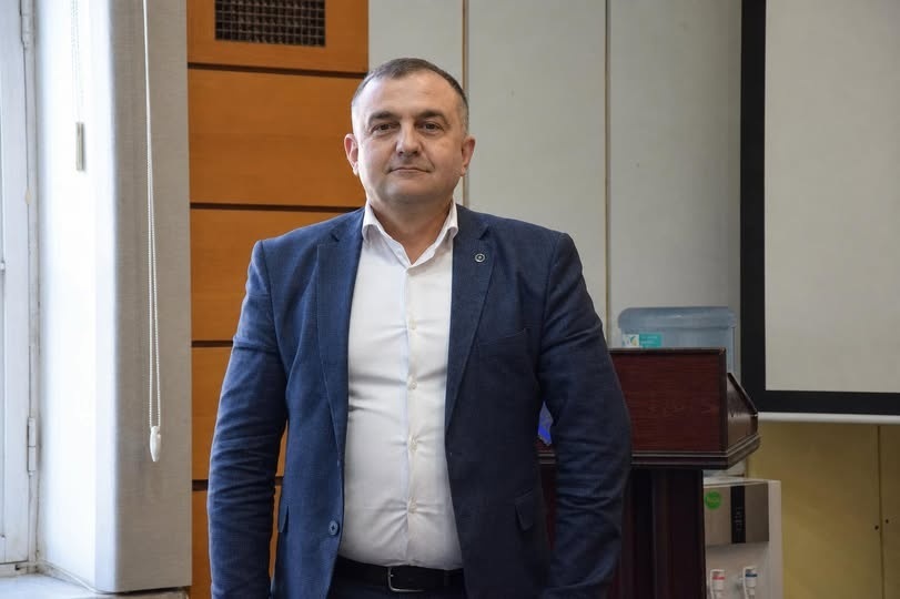 Андрій Нечипорук на представленні в Переяславській міськраді 4 травня 2026 р. 