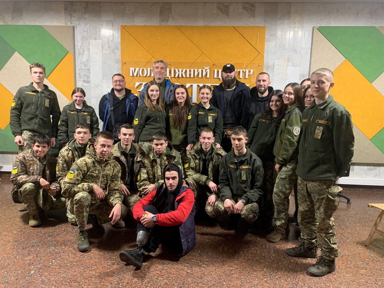 Патріотична зустріч учнівської молоді з ветеранами, учасниками команди адаптивного спорту "Сильні Переяслава"