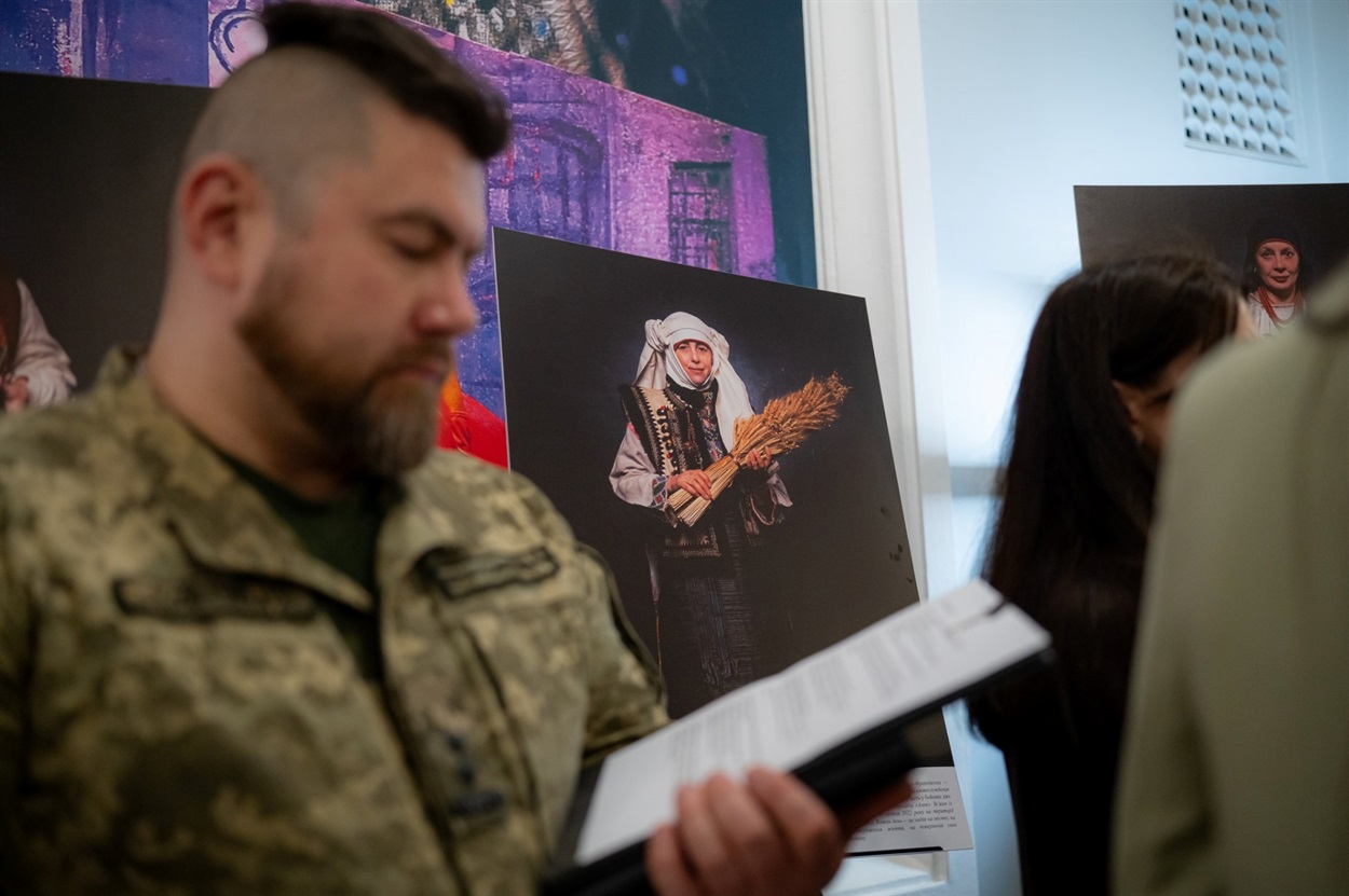 Презентація виставки "Горизонти надії" в Київській опері до Дня матері 