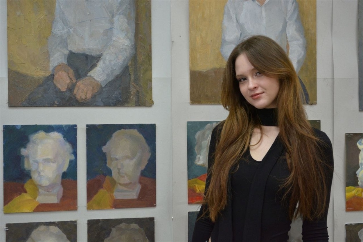Художня виставка 19-річної Карини Кузьменко «Живопис динамічний. Академія» відкрилася у Переяславі
