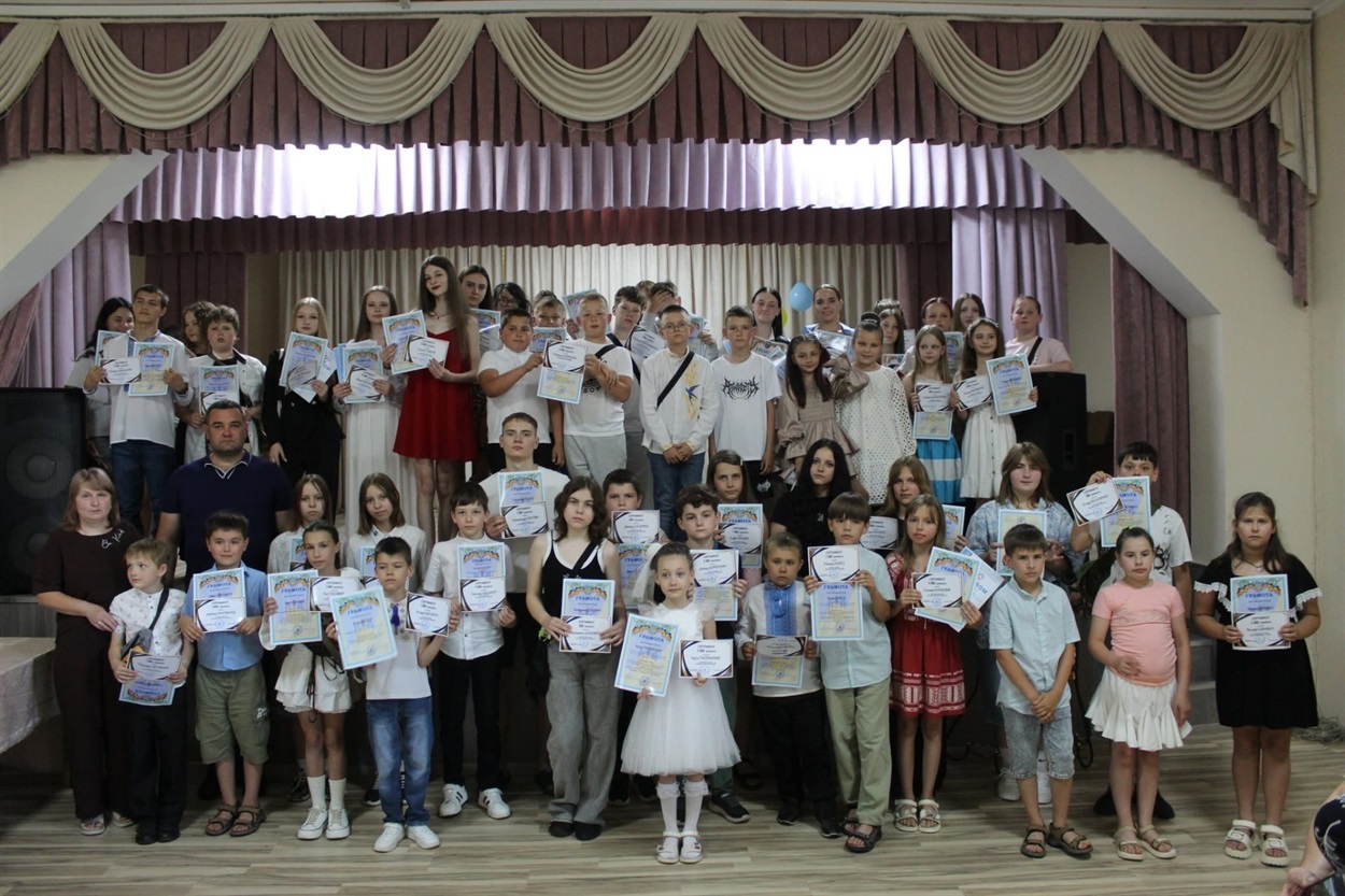 У Дівичківській громаді відзначили обдарованих дітей: нагороди отримали 82 учні та дві команди