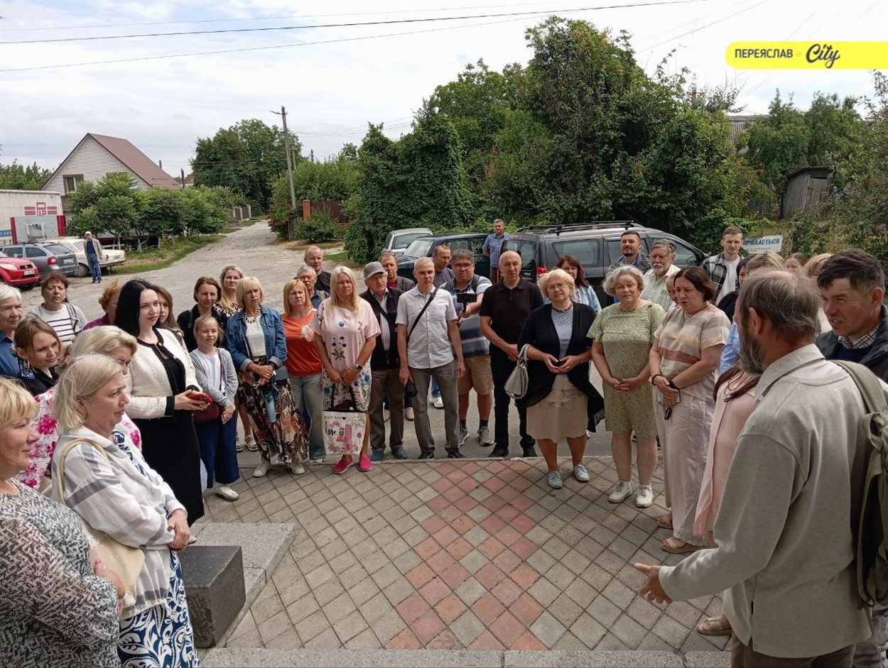 У Переяславі провели першу екскурсію комплексом Михайлівської церкви після звільнення від упц мп