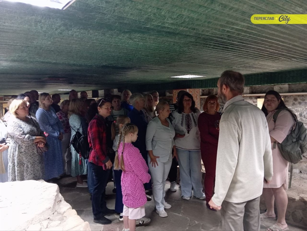 У Переяславі провели першу екскурсію комплексом Михайлівської церкви після звільнення від упц мп
