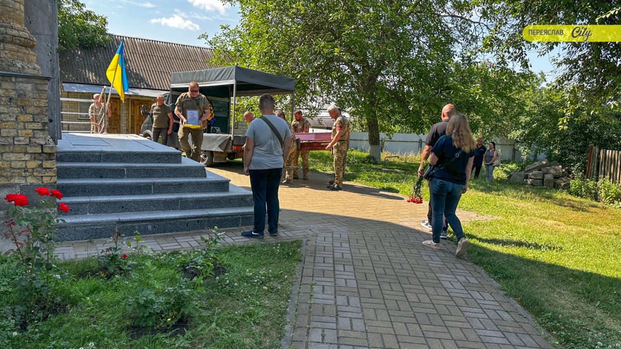 Переяславщина попрощалася з Героєм Олександром Фесенком, він все життя вирощував хліб