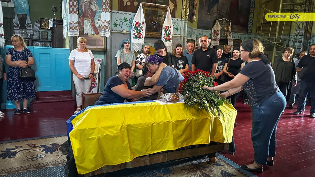 Переяславщина попрощалася з Героєм Олександром Фесенком, він все життя вирощував хліб