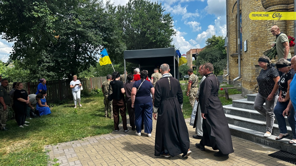 Переяславщина попрощалася з Героєм Олександром Фесенком, він все життя вирощував хліб