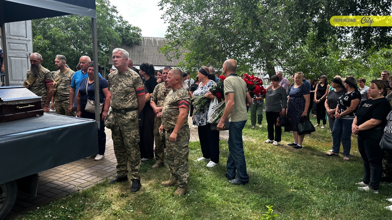 Переяславщина попрощалася з Героєм Олександром Фесенком, він все життя вирощував хліб