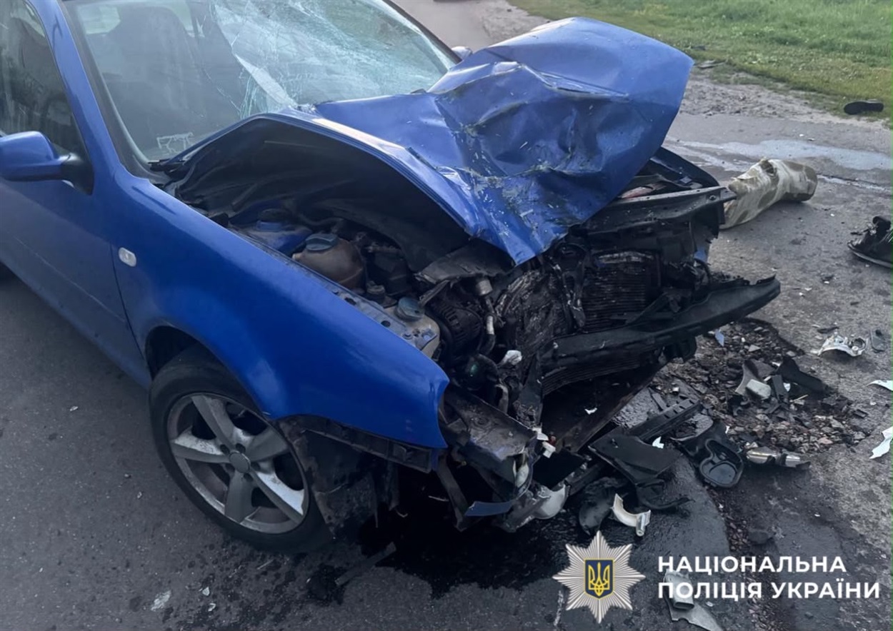 У Переяславі зіткнулися легковий автомобіль і мотоцикл: байкера госпіталізували