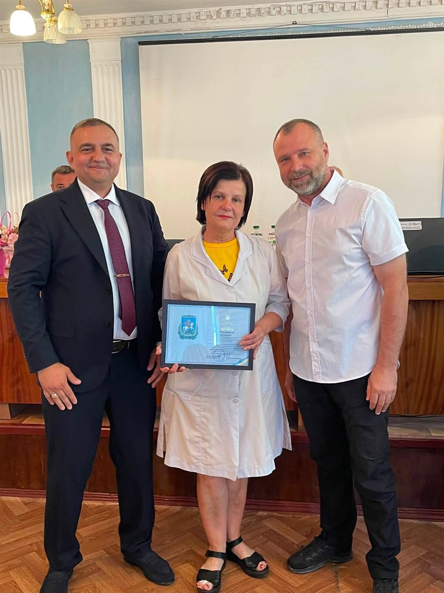 Медичних працівників Переяславщини привітали з професійним святом та відзначили грамотами і подяками