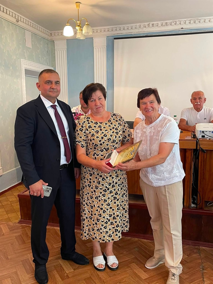 Медичних працівників Переяславщини привітали з професійним святом та відзначили грамотами і подяками