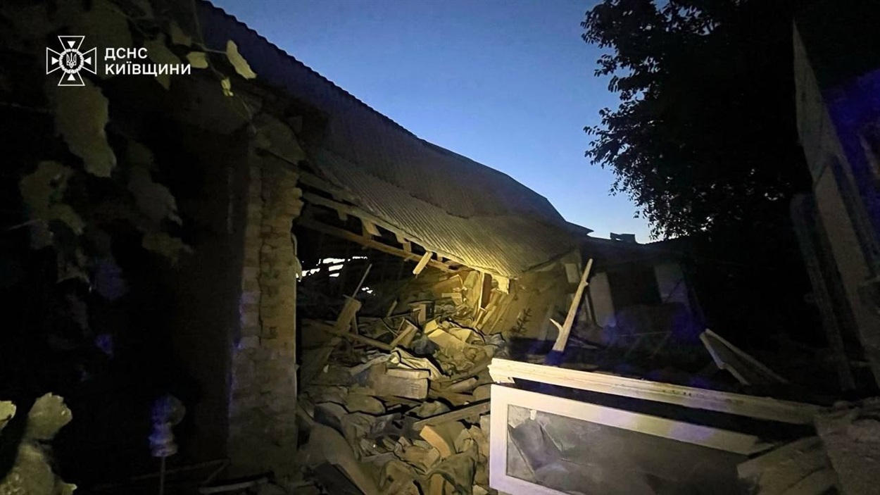 Ворожа атака на Київщину: у Броварському районі поранено пятеро людей, пошкоджено будинки