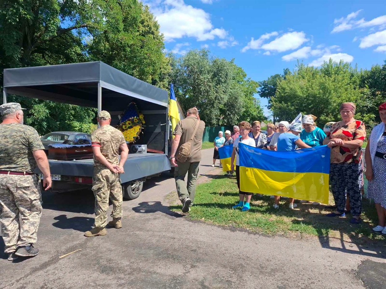 "Борсук" найперше рятував побратимів": на Переяславщині попрощалися з Героєм Григорієм Ребченком