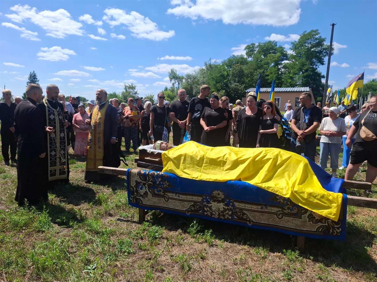 "Борсук" найперше рятував побратимів": на Переяславщині попрощалися з Героєм Григорієм Ребченком