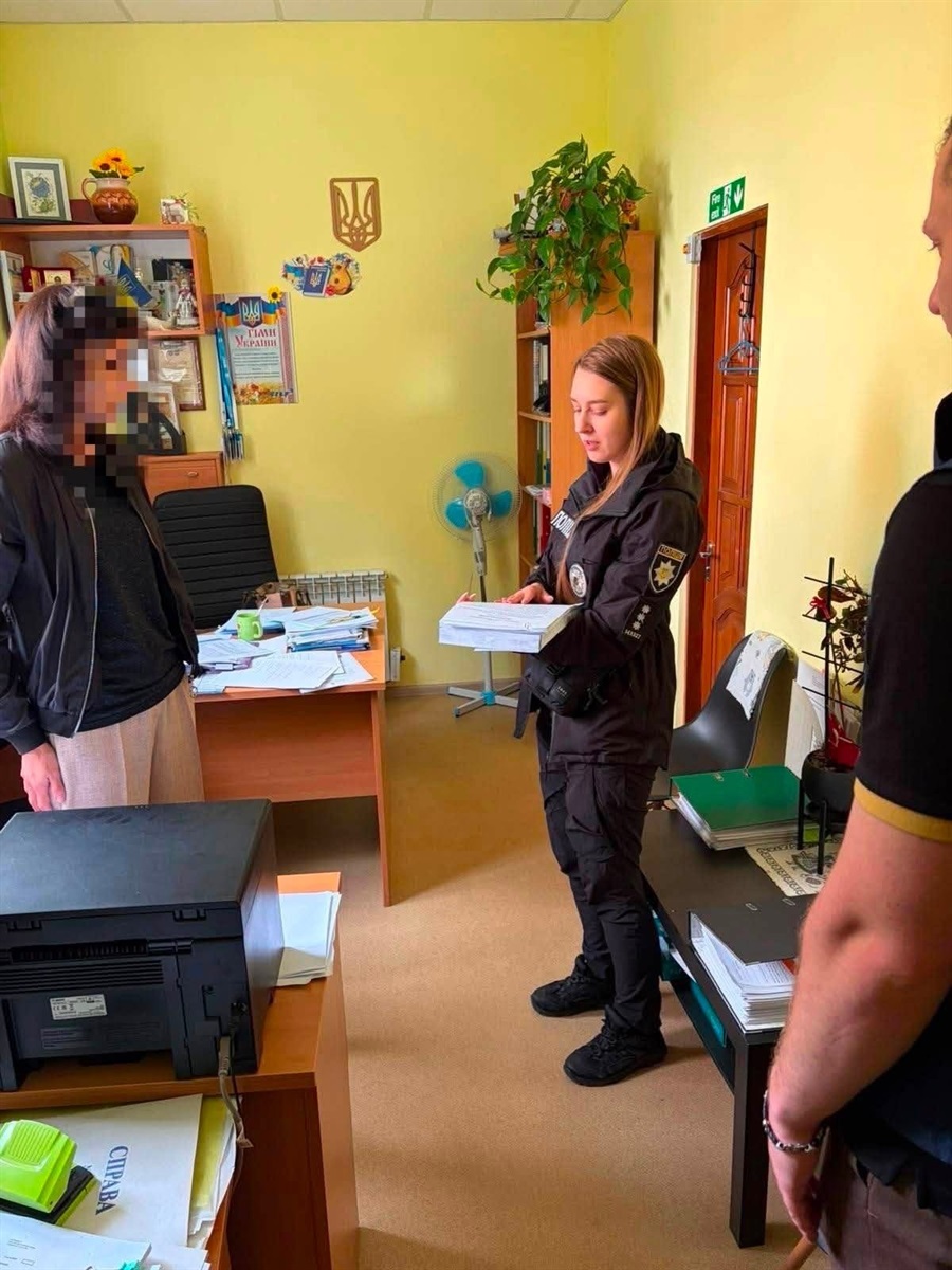 На Київщині у справі про вбивство 17-річної дівчини оголосили підозри двом посадовицям соцслужб