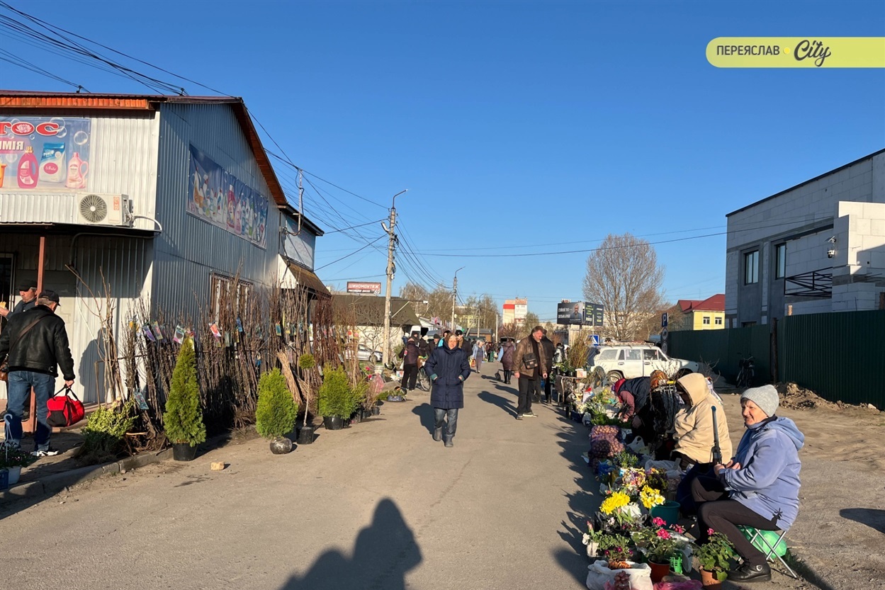 На базарі у Переяславі подорожчала курятина на 20 гривень, а свинячу підчеревину продавали по 380