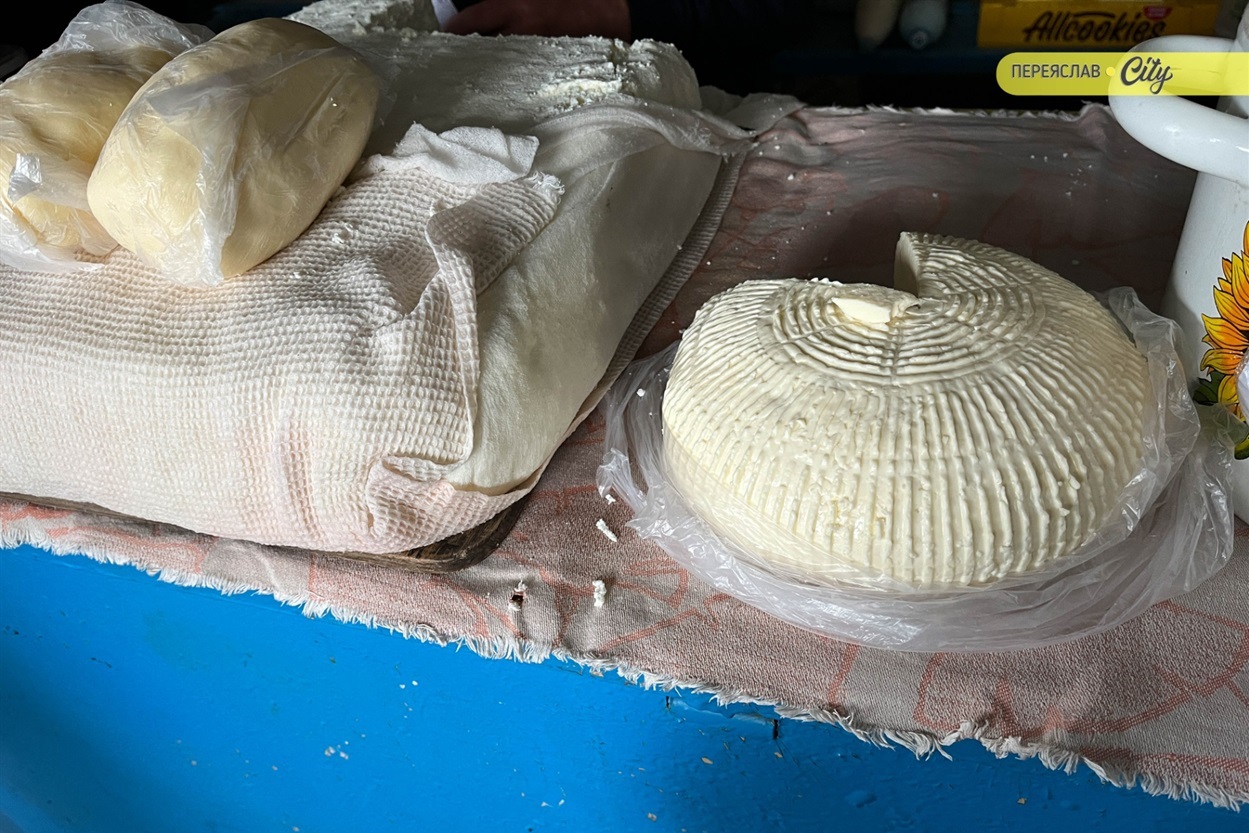 На базарі у Переяславі почали продавати розсаду огірків – по 25 гривень за рослину