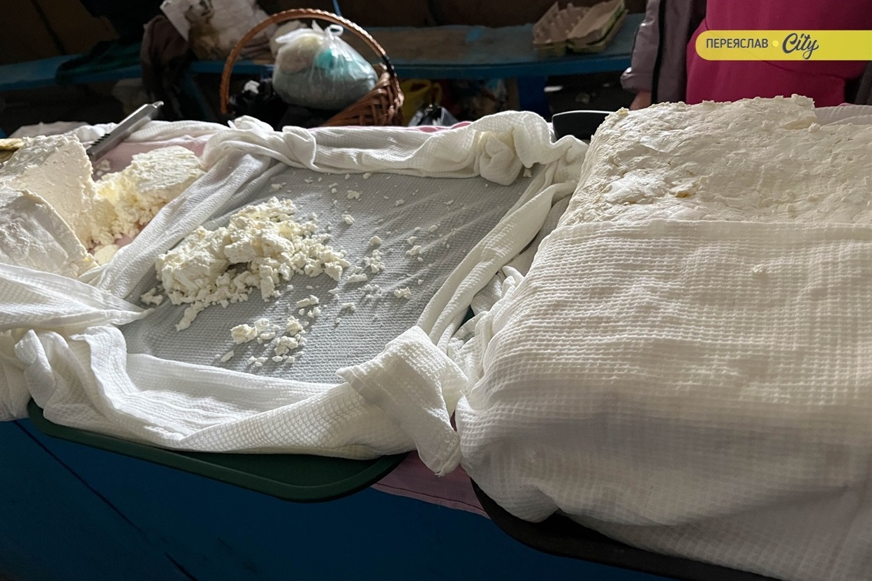 На базарі у Переяславі почали продавати розсаду огірків – по 25 гривень за рослину