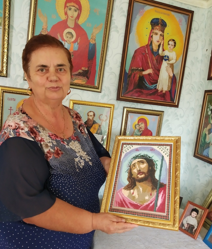 Марія Репа захоплюється вишивкою – має колекцію своїх робіт 
