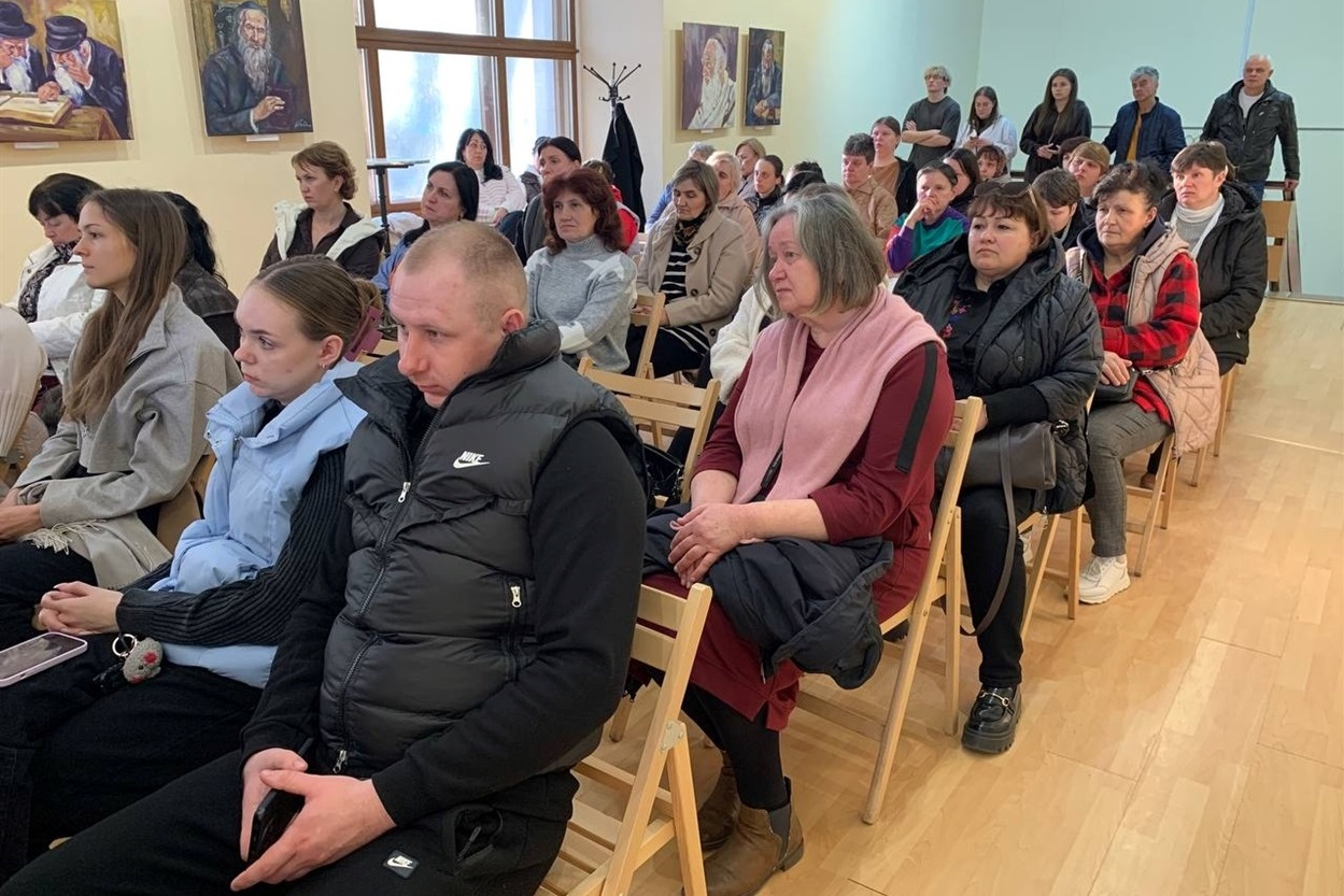 Колишній суддя Юрій Цвіркун у Переяславі вперше представив збірки своїх поезій