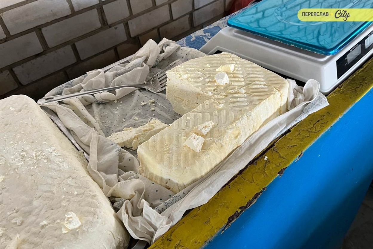 На базарі у Переяславі продавали ставкових раків по 1500 гривень за кіло, сало іще подорожчало